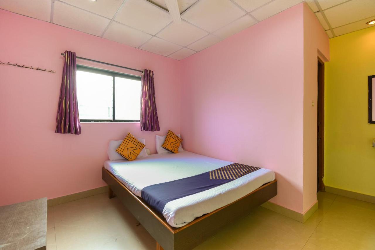 Spot On 65135 Hotel Suvarna Samrat Lodge Khamshet Bagian luar foto