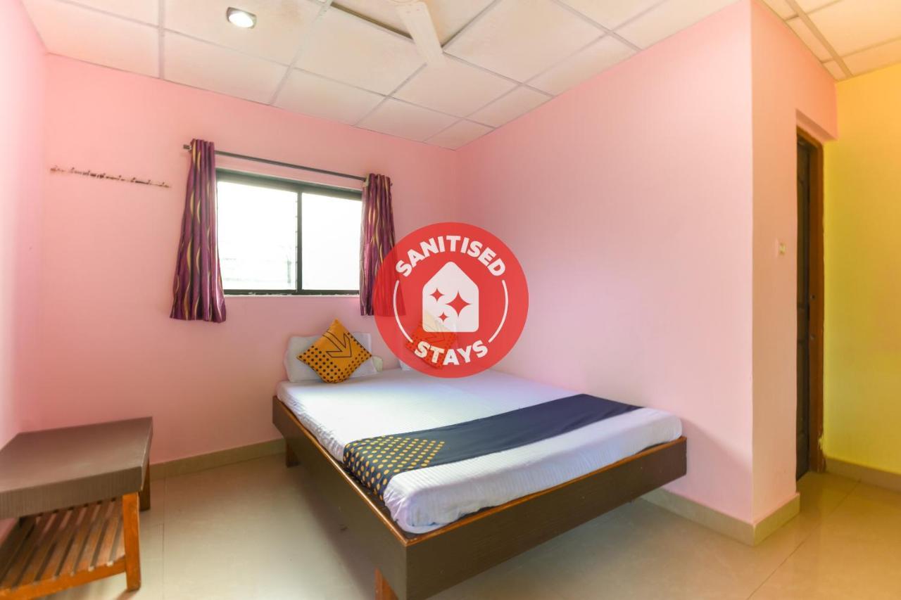 Spot On 65135 Hotel Suvarna Samrat Lodge Khamshet Bagian luar foto