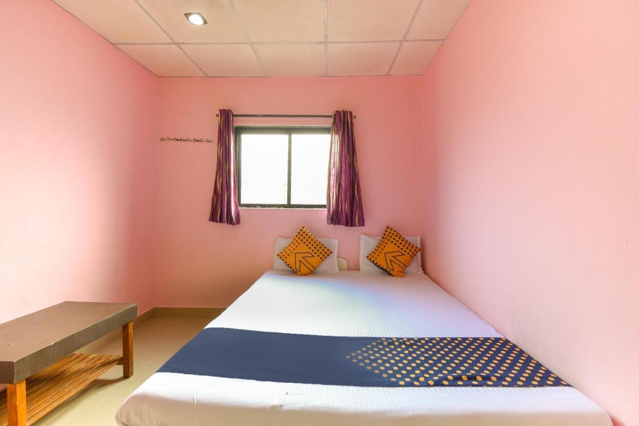 Spot On 65135 Hotel Suvarna Samrat Lodge Khamshet Bagian luar foto